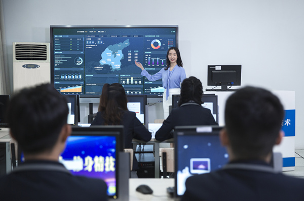 技校里面有什么<a href=http://njxh.cn target=_blank class=infotextkey>專業(yè)</a>？適合初中去學(xué)習(xí)么？