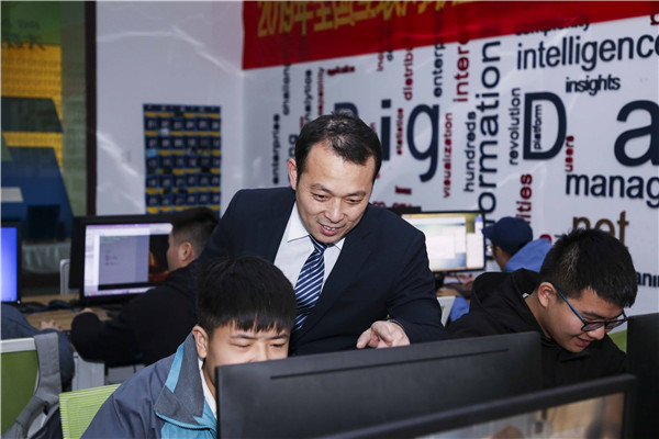 男生學什么IT<a href=http://njxh.cn target=_blank class=infotextkey>專業(yè)</a>好，自學or培訓？