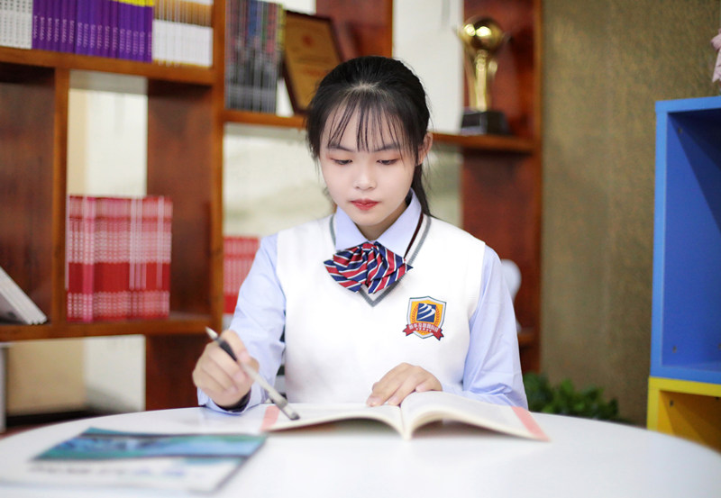 初<a href=http://njxh.cn target=_blank class=infotextkey>高中</a>女生學(xué)什么<a href=http://njxh.cn target=_blank class=infotextkey>專業(yè)</a>好？女生最吃香的互聯(lián)網(wǎng)熱門<a href=http://njxh.cn target=_blank class=infotextkey>專業(yè)</a>排名出爐！