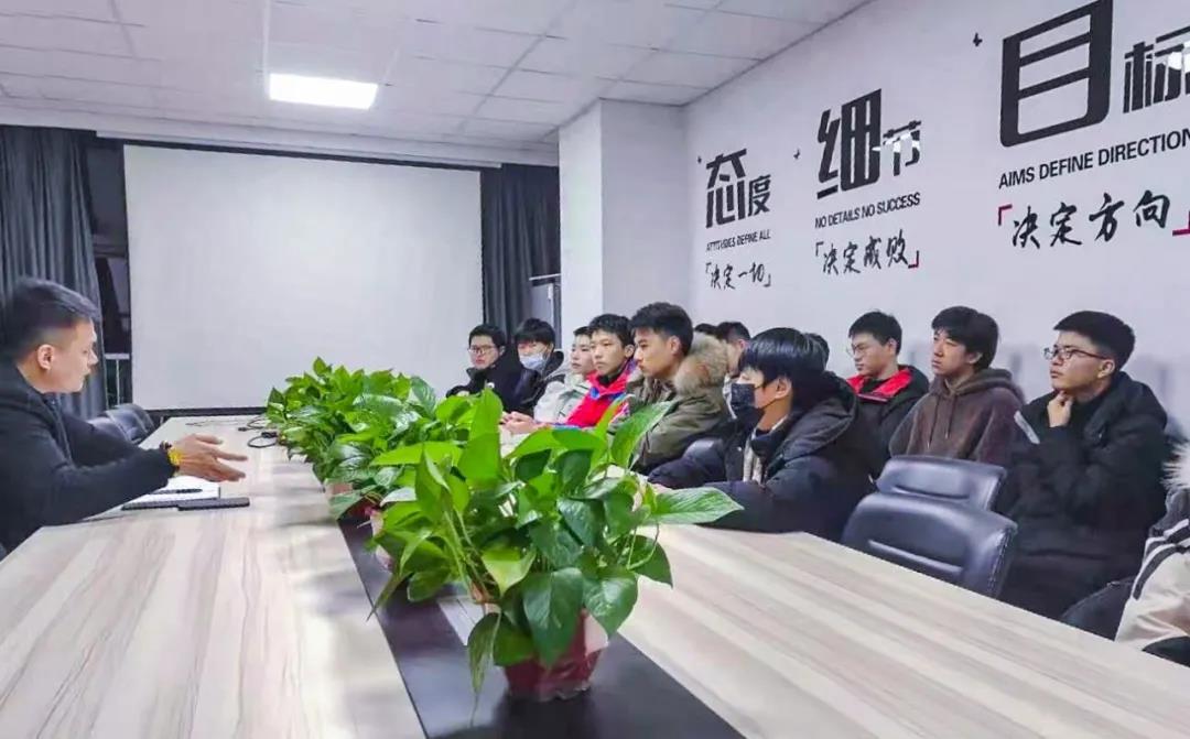 南京新華：試學營開班啦！一周試學助你榮耀起航！