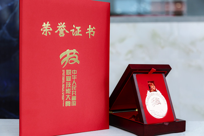 聚焦兩會(huì) | 新華互聯(lián)網(wǎng)+教育助力鄉(xiāng)村振興！