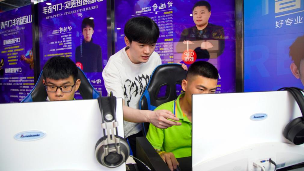 傳遞向上力量！新華電腦學(xué)校《老師來了》7月繼續(xù)開講！