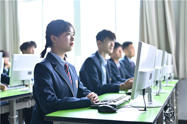 如何高水平薪資就業(yè)？這有一本新華秘籍！