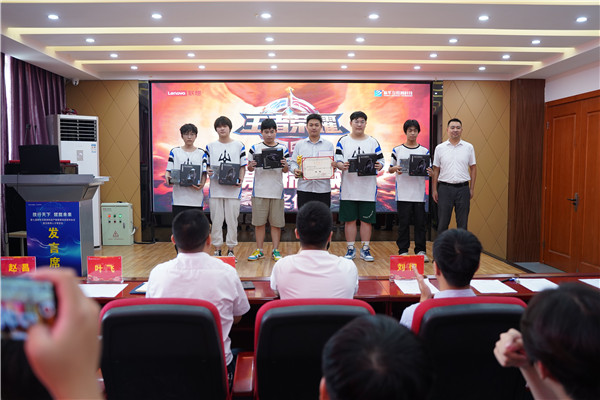 恭喜！我校學(xué)生代表隊榮獲2023 年“迎亞運(yùn)”新華電腦教育王者榮耀電競對抗賽亞軍