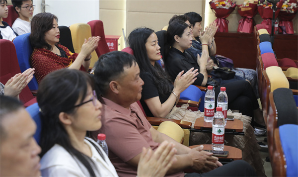 家校同心 共育英才——階段學(xué)習成果分享會暨家長見證會圓滿落幕