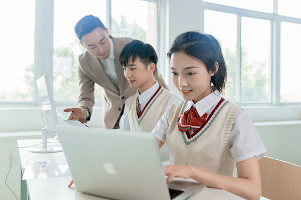 職場干貨|選擇職業(yè)發(fā)展方向，我們需要考慮哪些因素呢？