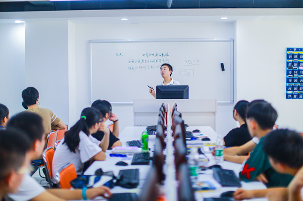女孩子讀什么技校好？