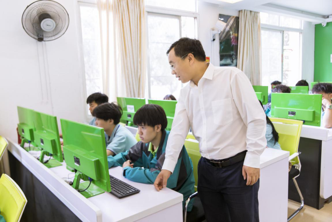 專業(yè)榜樣 | 砥礪前行 時(shí)代風(fēng)向！
