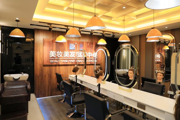 南京新華美妝專業(yè)怎么樣？就業(yè)前景好不好？