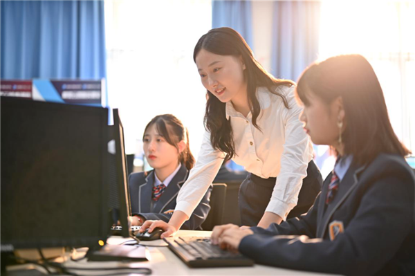 全案設(shè)計(jì)行業(yè)逆勢(shì)增長(zhǎng)，南京新華AI數(shù)字全案設(shè)計(jì)師專(zhuān)業(yè)賦能未來(lái)創(chuàng)意職場(chǎng)