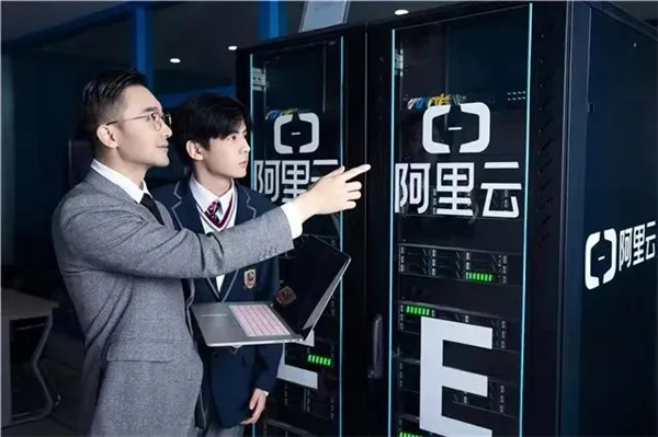 技能之光 點(diǎn)亮職業(yè)夢(mèng)想！新華互聯(lián)網(wǎng)科技邀您共同參與新華杯全國職業(yè)技能大賽！